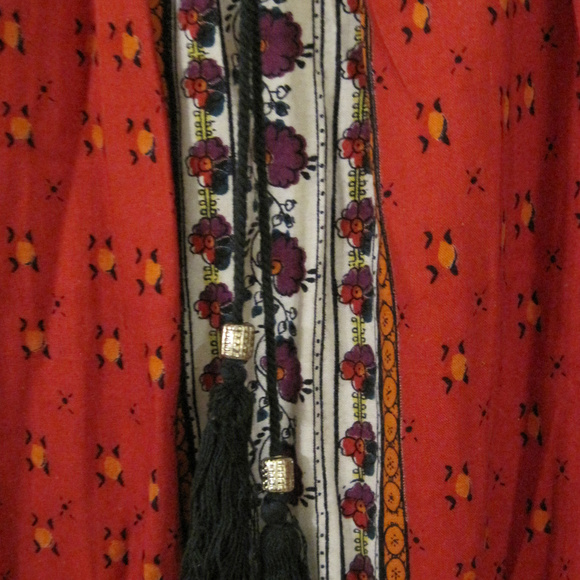 Ladies rayon print skirt-size large /long - Picture 2 of 7